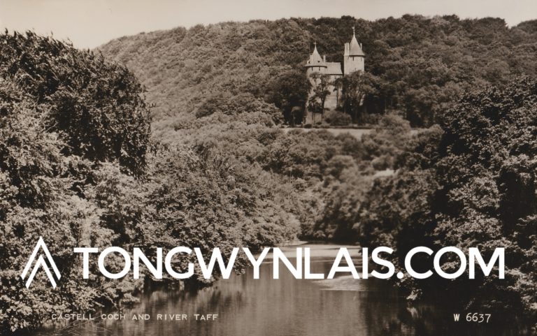 Postcard featuring Castell Coch