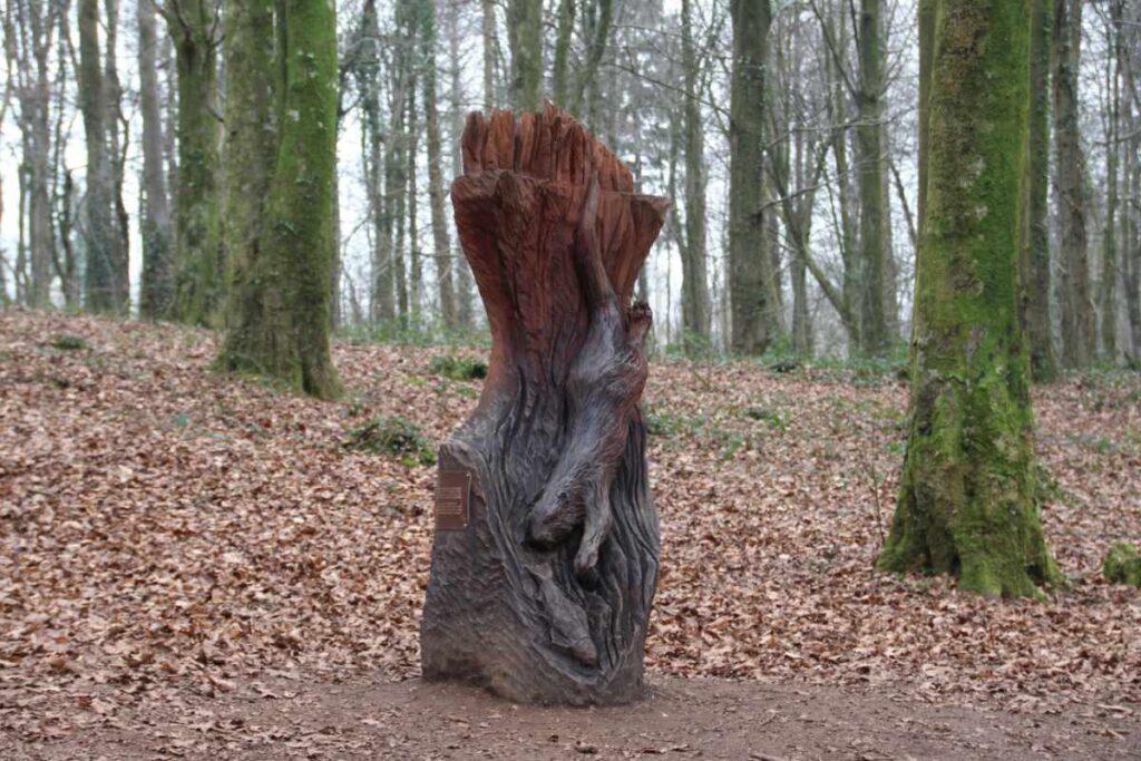 Wooden sculpture of an otter